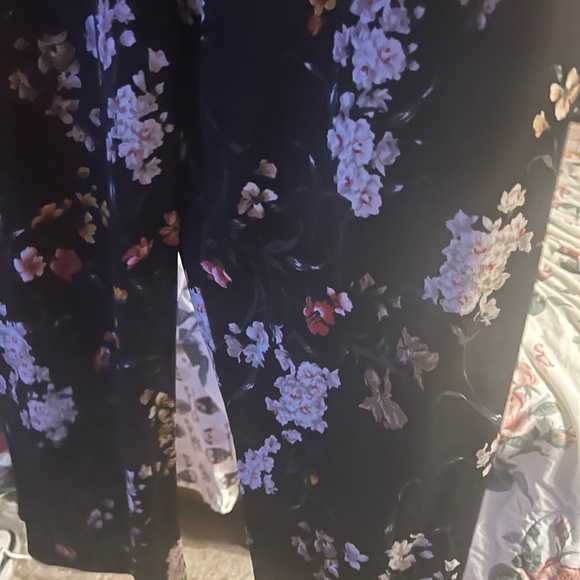 Kaileigh jumpsuit black with floral print adjustable straps, - Picture 7 of 10